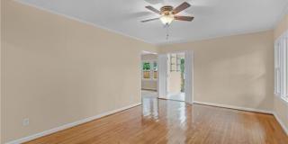 424 Byron Avenue E Gallery 20