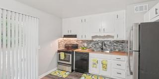 The Life at Arbor Creek Apartments Gallery 5