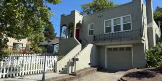 THREE BEDROOM / TWO BATH HOME IN NICE NEIGHBORHOOD CLOSE TO ALBERT PARK AND DOWNTOWN Gallery 1