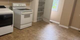2 bedroom duplex in the highlands! Gallery 18