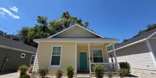 Historic Downtown Living – 3 Bed / 2 Bath Home Gallery 1