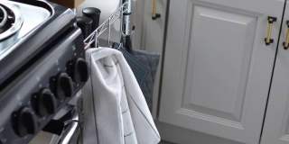 Charming studio ADU with private yard in White Center Gallery 6