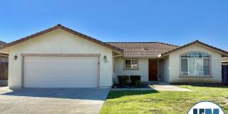 Charming Hollister Home w/ Private Yard + Garage Gallery 1