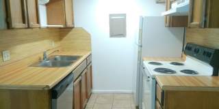 5725 Crestmore - 2/Bed 2/Bath - $1000/month Gallery 5