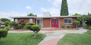 Massive Single Story Home with Beautiful Landscaping Gallery 1