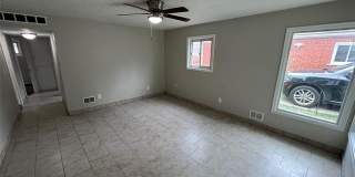 4696 Roosevelt Boulevard Gallery 5