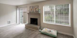 Creekside Village Apartments Gallery 17