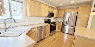 Lovely Lake City Townhouse - Stellar Location!  Available Now at $2795! Gallery 5