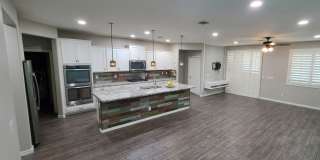 3BR house with Office in South Phoenix, huge backyard ,community pool & close to major retailers Gallery 22