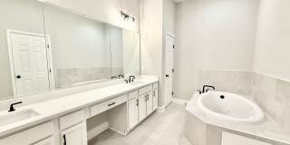 Spacious 3 Bedroom Home with Office on a Large Lot in Northwoods Gallery 36