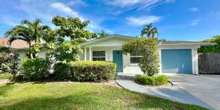 ** CENTRAL NAPLES ** 3 BED / 2 BATH - SINGLE FAMILY - POOL HOME - NO HOA - PETS OK - ANNUAL RENTAL Gallery 1