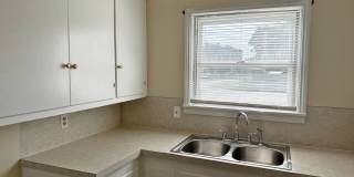 Conveniently located 2 Bed 1 Bath in Faith Village! Gallery 9