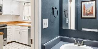 Charming 2BR Tpwnhome in Aurora Gallery 12