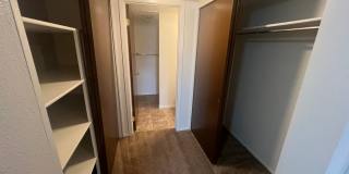 Spacious 2 bed/2 bath in Millcreek-**Move in Special-1/2 off first month** Gallery 30