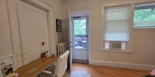 Spacious Modern Brookline 3 Bed Unit Available 9/1/26 Gallery 11