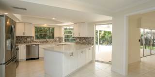 ** LUXURY PARK SHORE STUNNING FULLY REMODELED MODERN UNFURNISHED 3/2 PRIVATE LARGE PATIO HOME WITH PRIVATE PARK SHORE BEACH ACCESS ** NO HOA ** MOVE IN TODAY ** Gallery 54