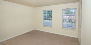 Woodbriar Apartments Gallery 10