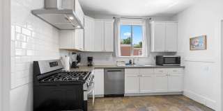 REMODELED HUGE BRIGHT 2400sf 4BR/3.5BA Havenscourt Split Level Home w Cottage AVAIL NOW Gallery 9