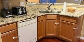 Beautiful 3 BR / 2.5 BA Townhouse for Rent Gallery 9