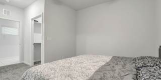 Upper Valley 2 Bedroom 2.5 Bath Gallery 30