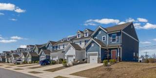 Beautiful 3-bed, 2.5 bath end unit townhome in Penley Place of Clover! Gallery 30