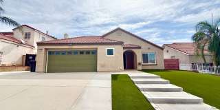 UPDATED 4-Bedroom Home with MASSIVE Backyard, Open Floor Plan & Modern Kitchen! Gallery 1