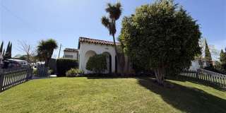 Charming 2 Bed Home with A/C, 2 Car Garage, Huge Yard  In-Unit Laundry Gallery 1