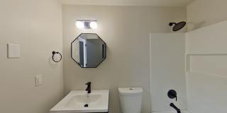 University Manor - Newly Renovated Units just a short walk from Campus! Gallery 113