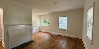 2bed/1bath w/ detached garage! Gallery 11
