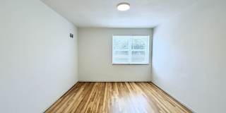 7180 Jamieson Ave Gallery 8