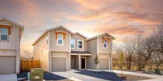 Beautiful Townhome 3/2.5 Gallery 2