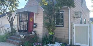 25 Grand Street Gallery 1