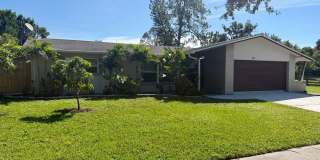 Beautiful 3-Bedroom Clearwater Home with Custom Kitchen & Large Backyard Gallery 1
