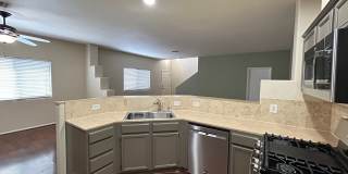 Gated Townhome 3-Bedrooms 2.5-Bathrooms! Gallery 8