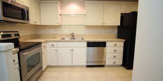 Tanasbourne: Spacious 2 Bed 1 Bath Condo at Arbor Crossings Gallery 7