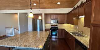 Long-Term Lease: The Ponderosa Meadows Townhouse Gallery 7