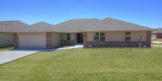 Fenced in 3 Bedroom Duplex in Monte Cristo Gallery 1