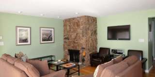 940 Waters Gallery 3