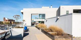 9 on Canal Gallery 13