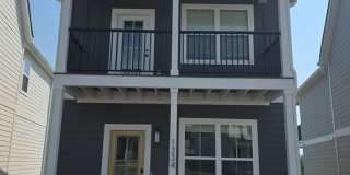 3-Bedroom Highbury Townhome with Pool and Pickleball Court Gallery 1