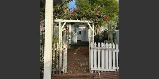 2853 Hawthorn Street Gallery 29