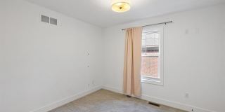 811 Smith Avenue Gallery 34