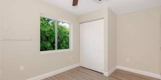 811 NW 3rd Ave Gallery 18