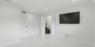 877 NE 195TH Street Gallery 33