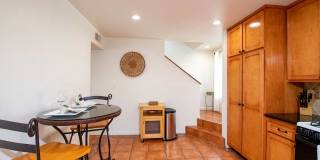 7310 Balboa Blvd Gallery 21