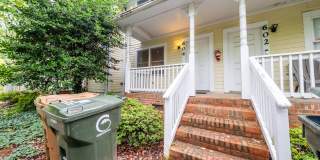 Charming 2-Bedroom Townhome in College Hill – Available Now! Gallery 4