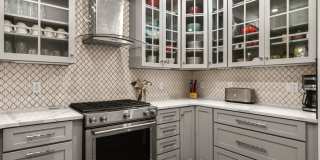Furnished Pet-Friendly 30-Day Extended Stay Riverfront Condo Gallery 17