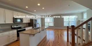 Upscale Three Bedroom in Colonial Green with Garage Upscale Three Bedroom in Colonial Green with Garage Gallery 15