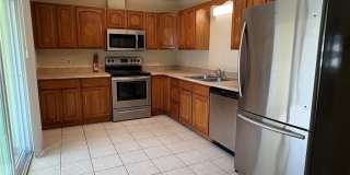 117 ADMIRAL CIRCLE B Gallery 4