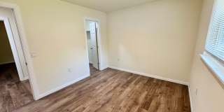*MOVE IN SPECIAL* Beautiful 3-Bedroom/ 2 Bath REMODELED Home! Gallery 24